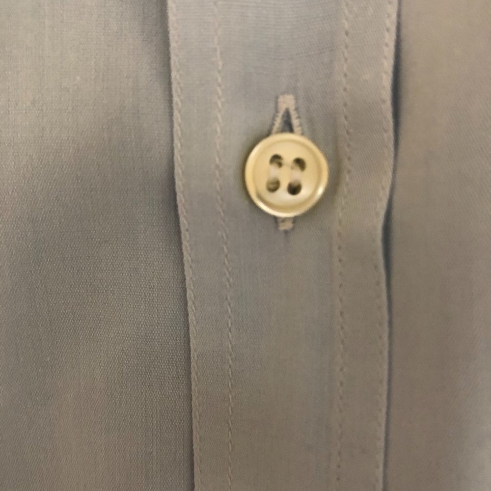 Georgio Armani Milano Italy light Blue shirt w/hidden stay collar pins Size XL